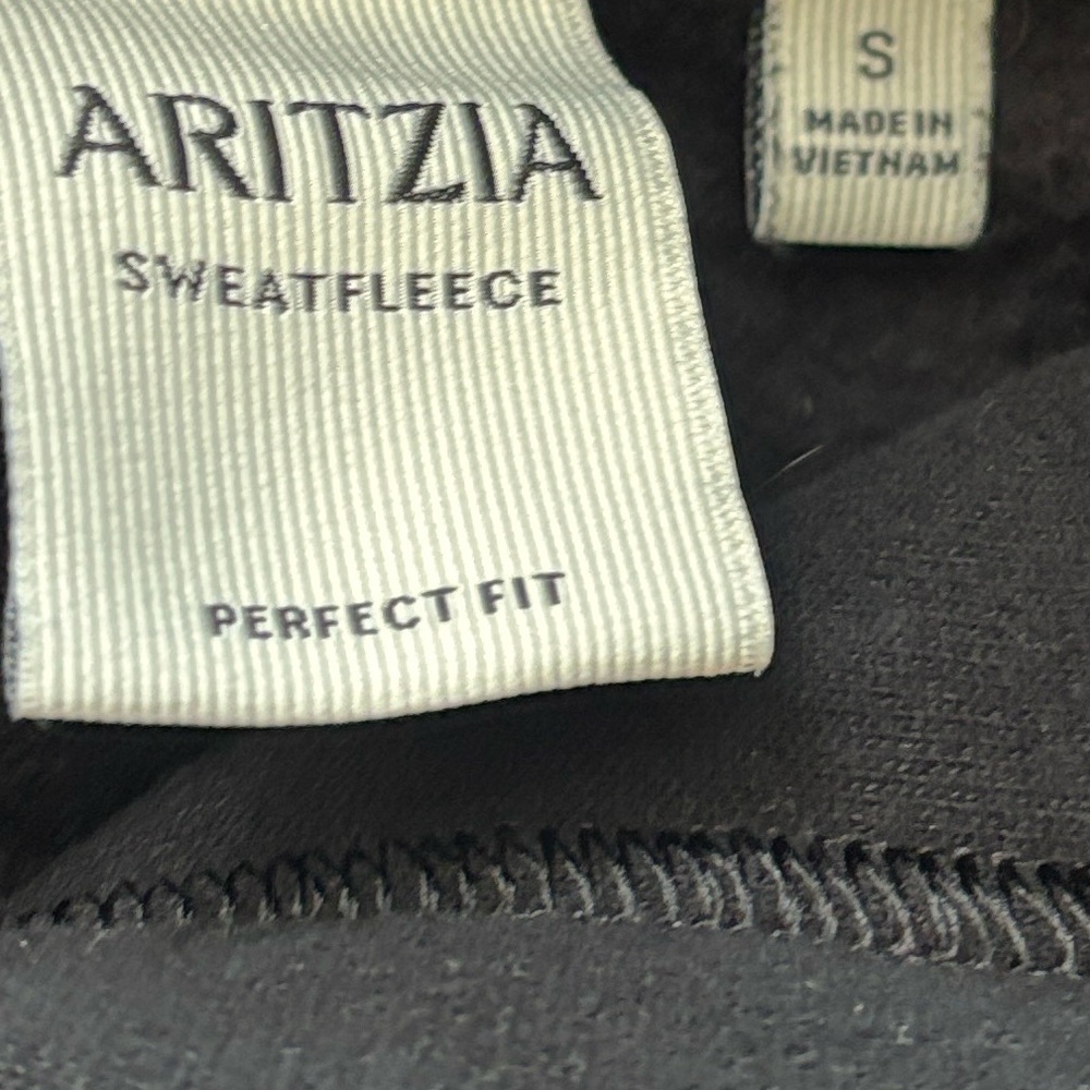 Aritzia Cozy Sweatfleece Perfect Hoodie - Picture 6 of 7